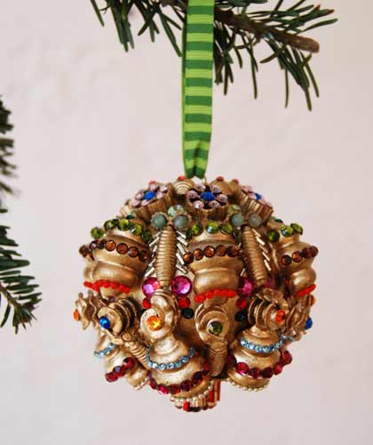 Xmas Orb by Heidi Sanna
